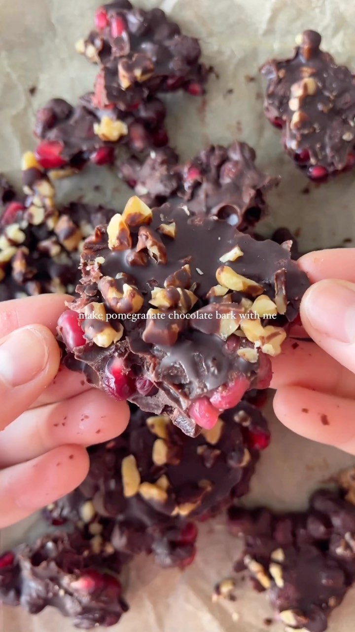 Easy Homemade Pomegranate Chocolate Bark
