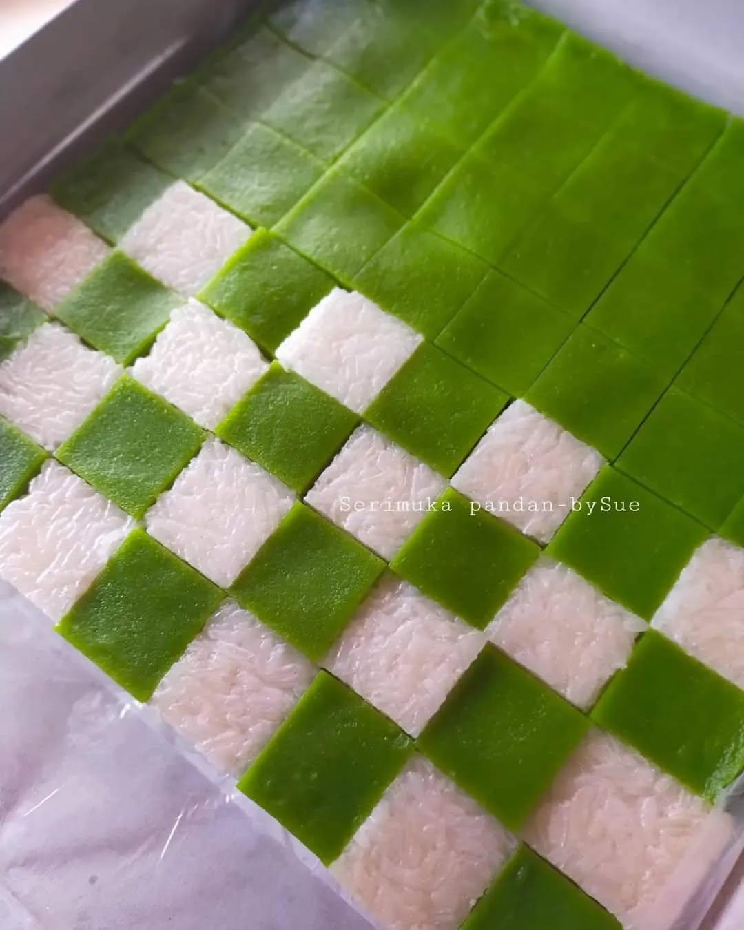 Steamed Pandan Serimuka Dessert