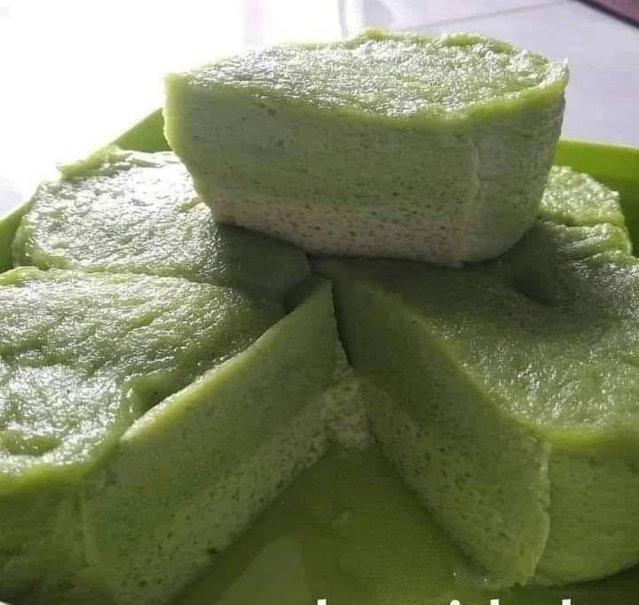 Steamed Pandan Egg Cake