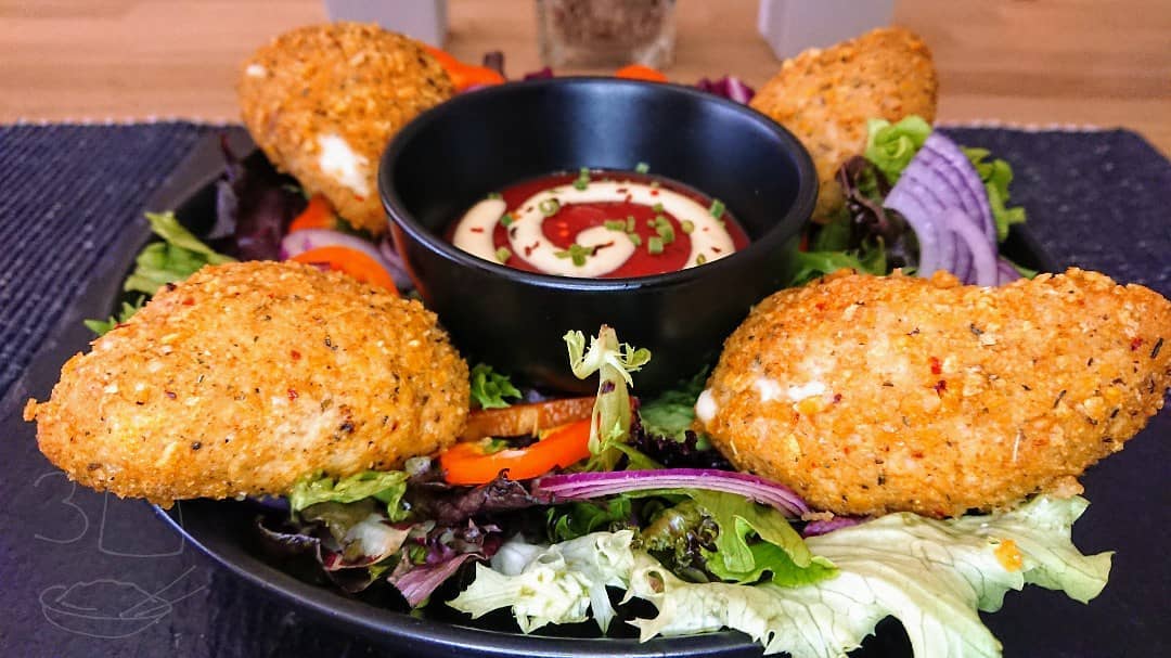 Cheesy Garlic Kiev Dippers