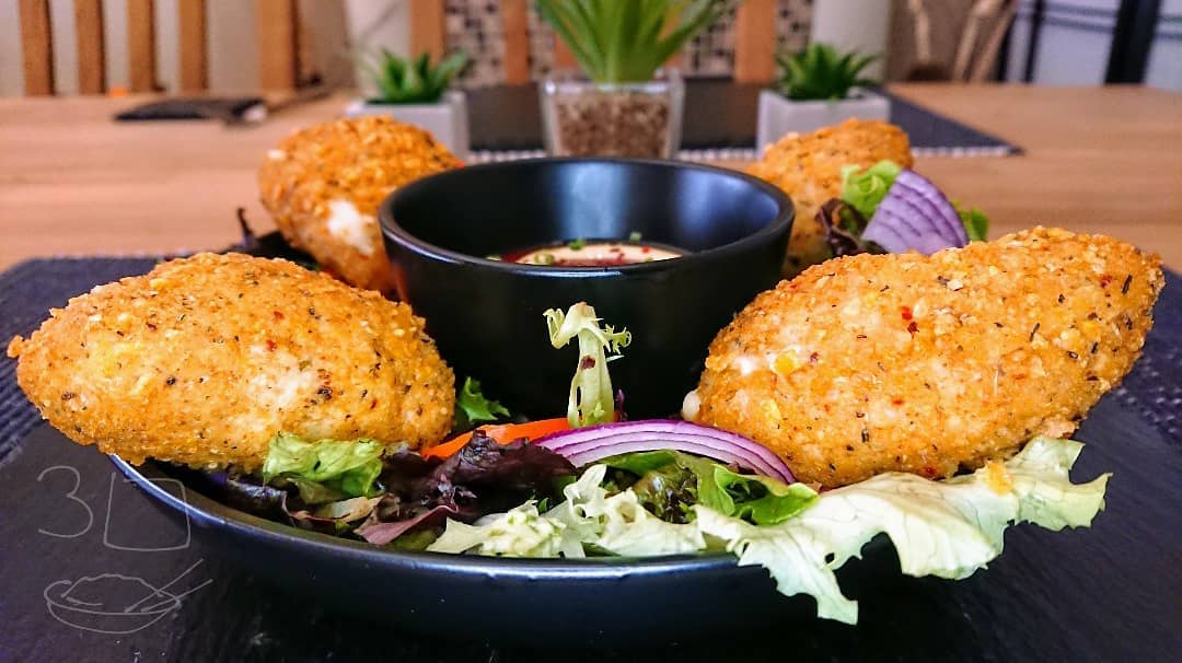 Cheesy Garlic Kiev Dippers