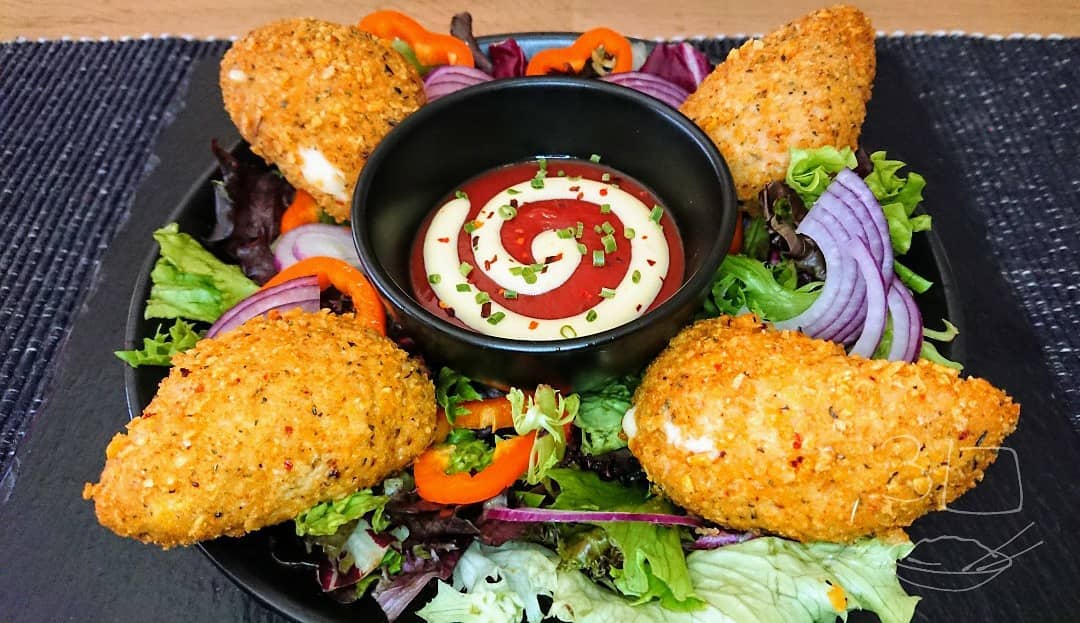 Cheesy Garlic Kiev Dippers