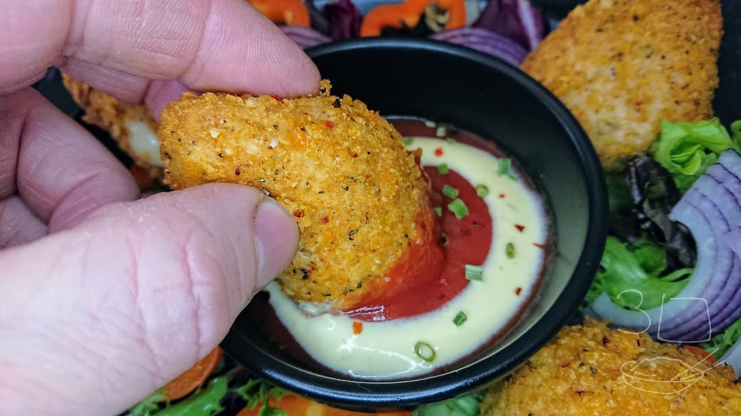 Cheesy Garlic Kiev Dippers