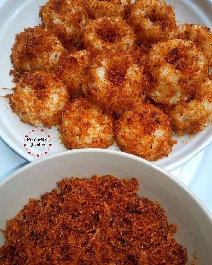 Glutinous Rice with Coconut Serunding