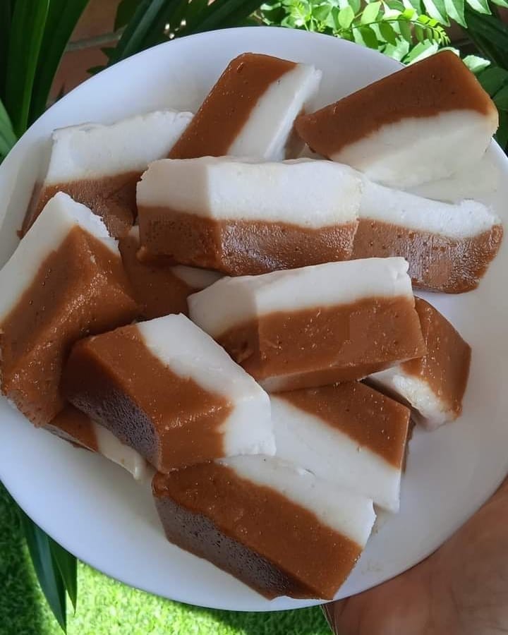 Steamed Palm Sugar Layer Cake