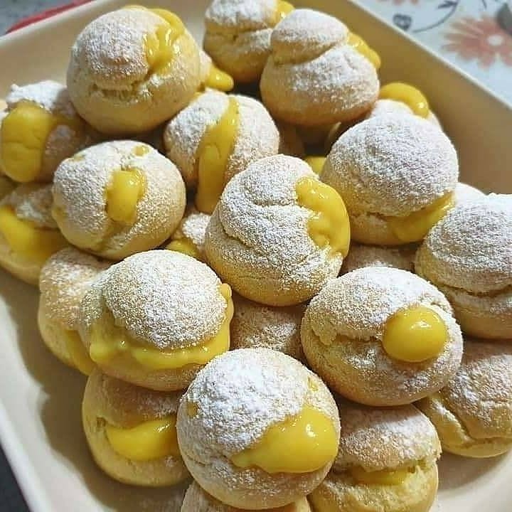 Homemade Cream Puffs with Custard Filling