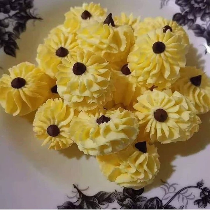 Condensed Milk and Corn Flour Cookies