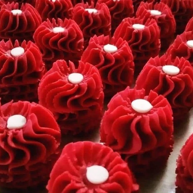 Red Velvet Semperit Cookies