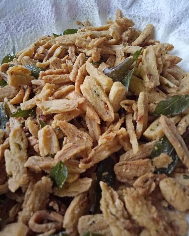 Malaysian Kuih Gunting Snack
