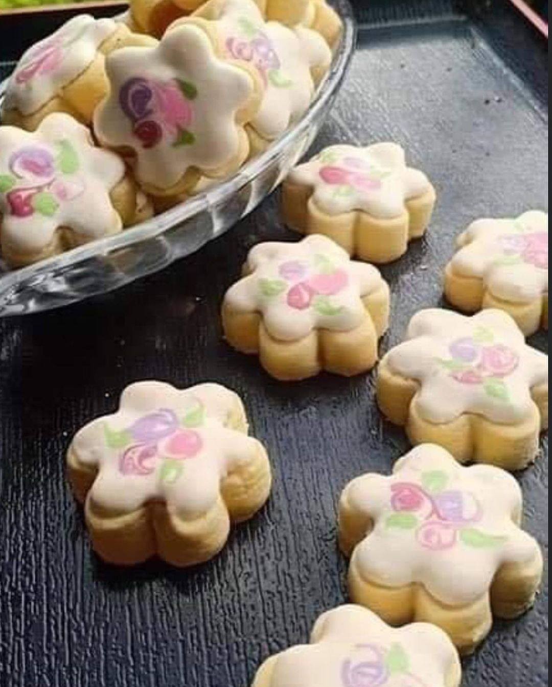 Butter Cookies with Royal Icing