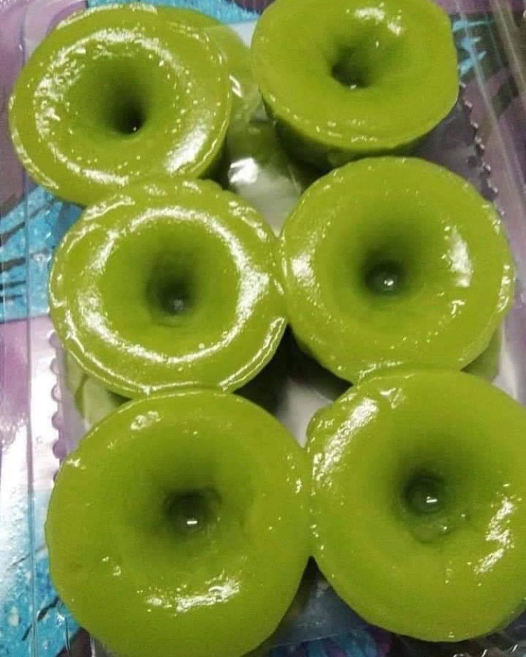 Pandan Steamed Cake