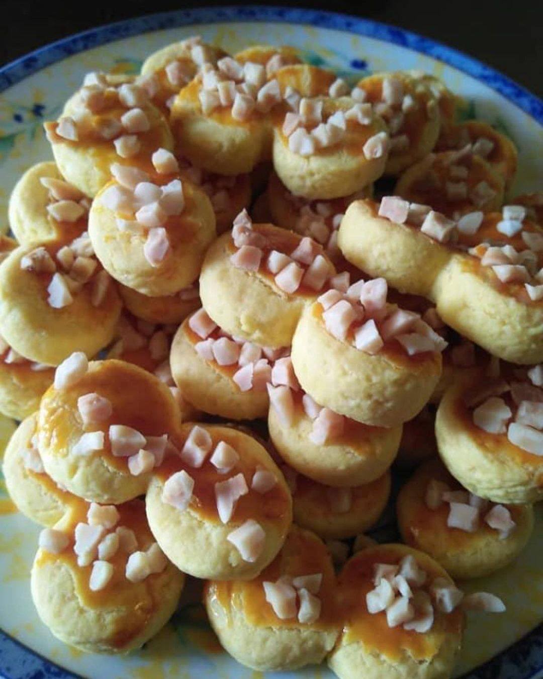 Homemade Crunchy Almond Cookies
