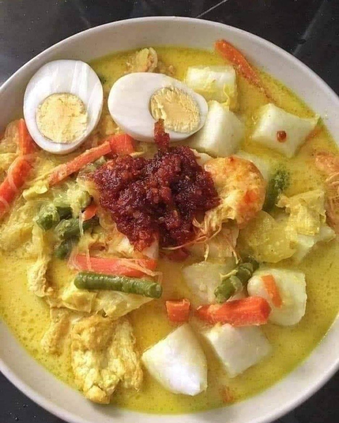 Malaysian Lontong with Sambal Bilis