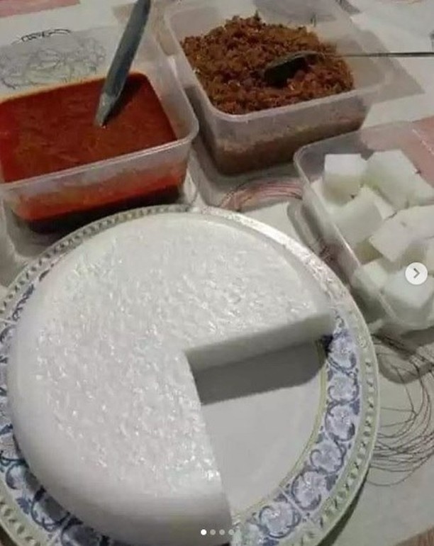 Malaysian Pressure Cooker Rice Cake with Sambal