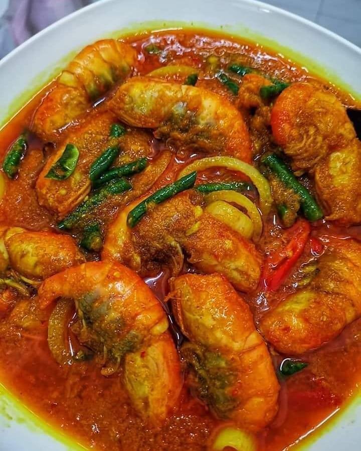 Spicy Malaysian Shrimp Stir-Fry