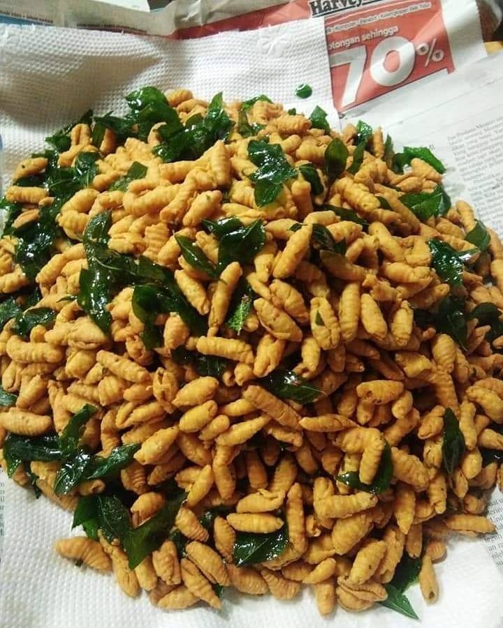 Crispy Fried Kuih Siput Snack