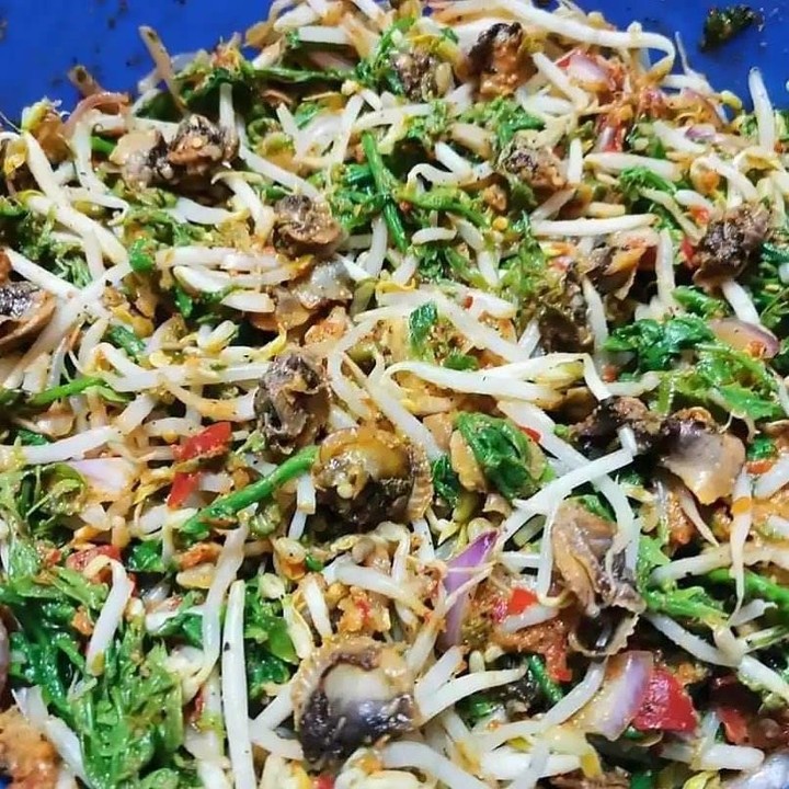 Malaysian Fern Shoot and Clam Salad