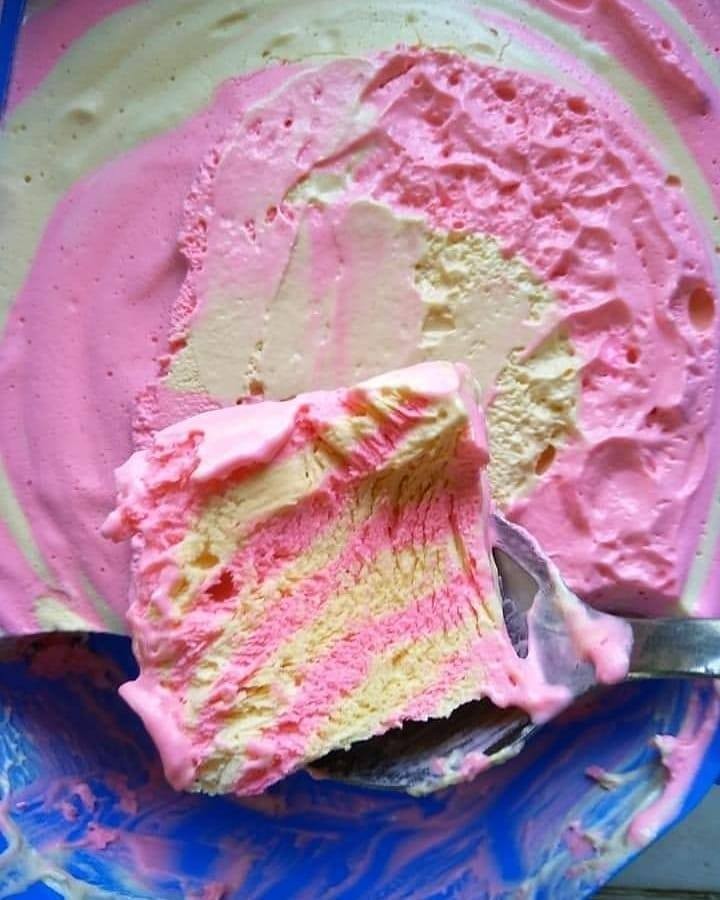 Simple Homemade Vanilla Strawberry Dessert