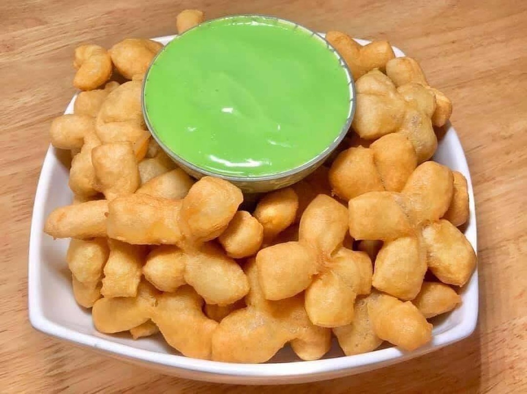 Baby Cakoi with Pandan Custard