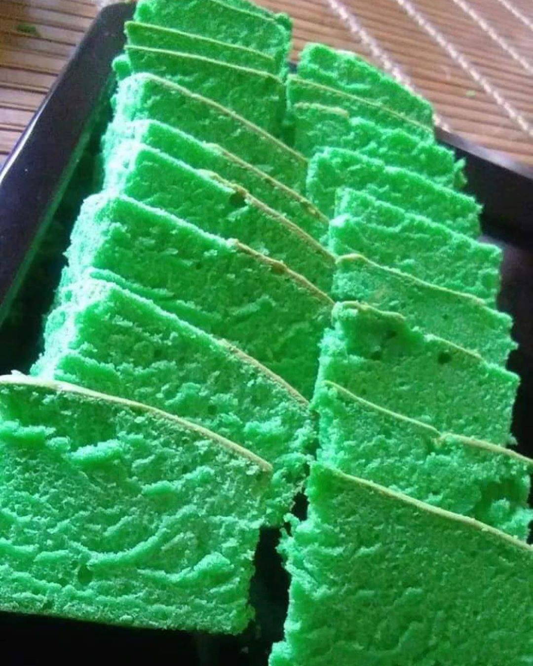 Fluffy Pandan Coconut Cake