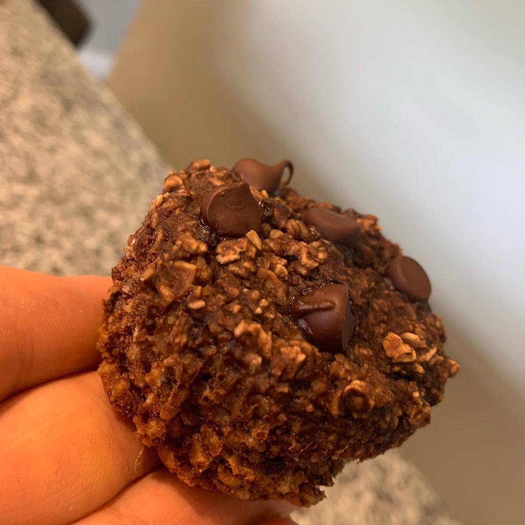Chocolate Maca Baked Oatmeal Cups