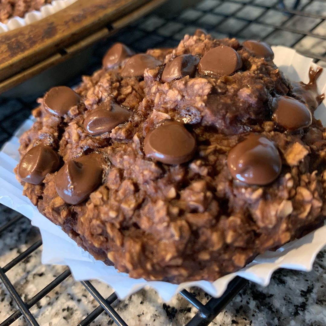 Chocolate Maca Baked Oatmeal Cups