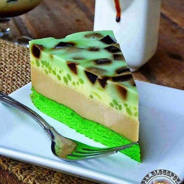 Layered Pandan Cake with Cendol and Cincau Pudding