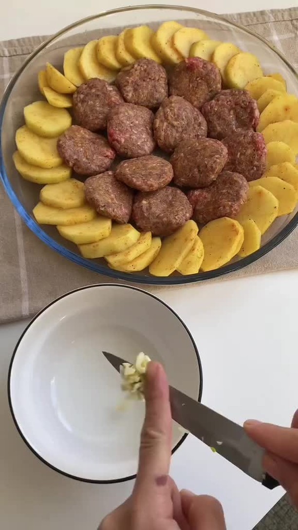 Oven-Baked Saucy Meatball Potatoes