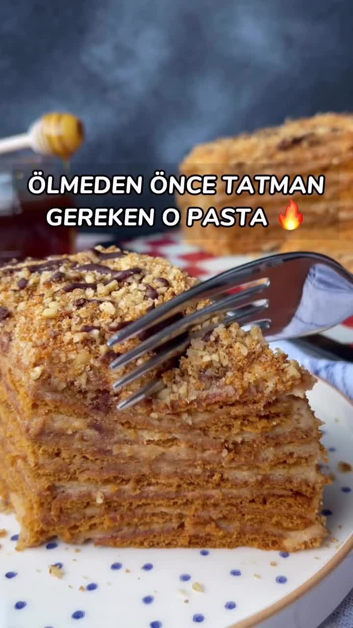 Marlenka Cake with Caramel Cream
