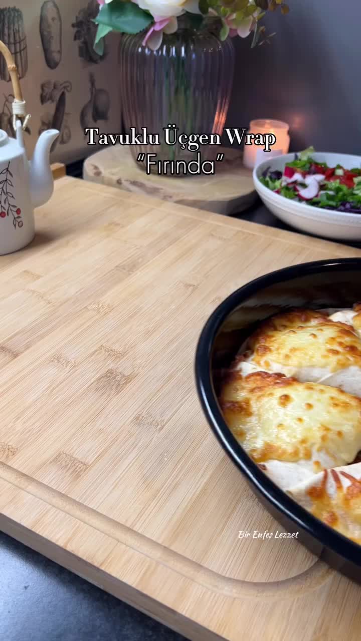 Baked Spicy Chicken Triangle Wrap