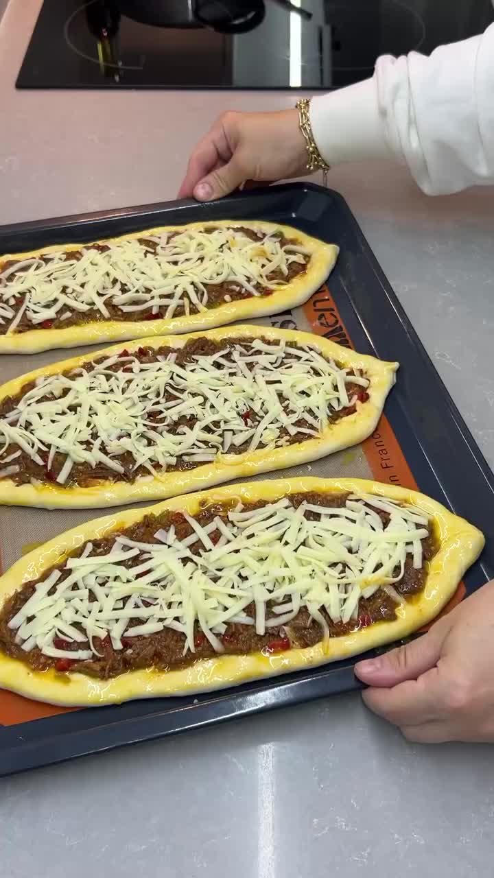 Homemade Turkish Meat Pide