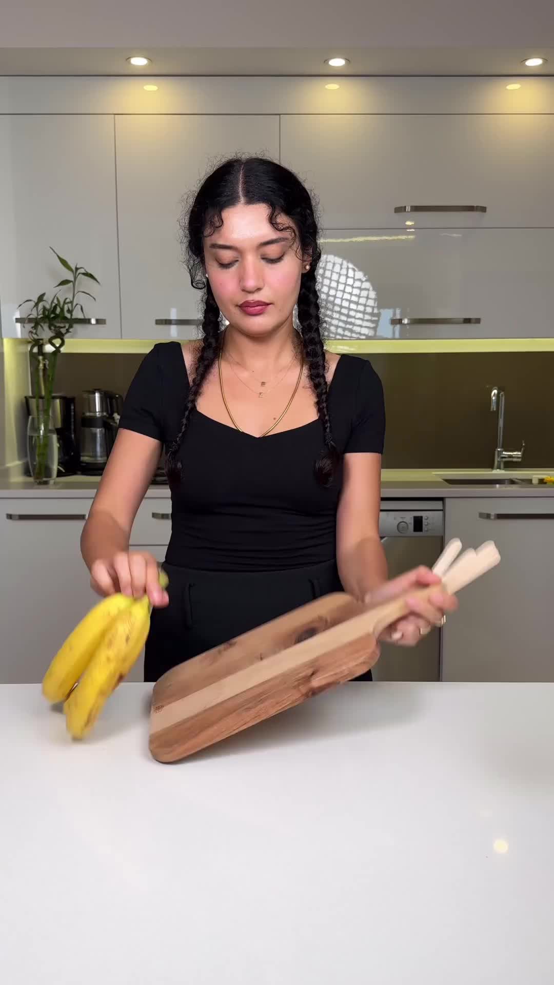 Simple Frozen Yogurt Banana Treat