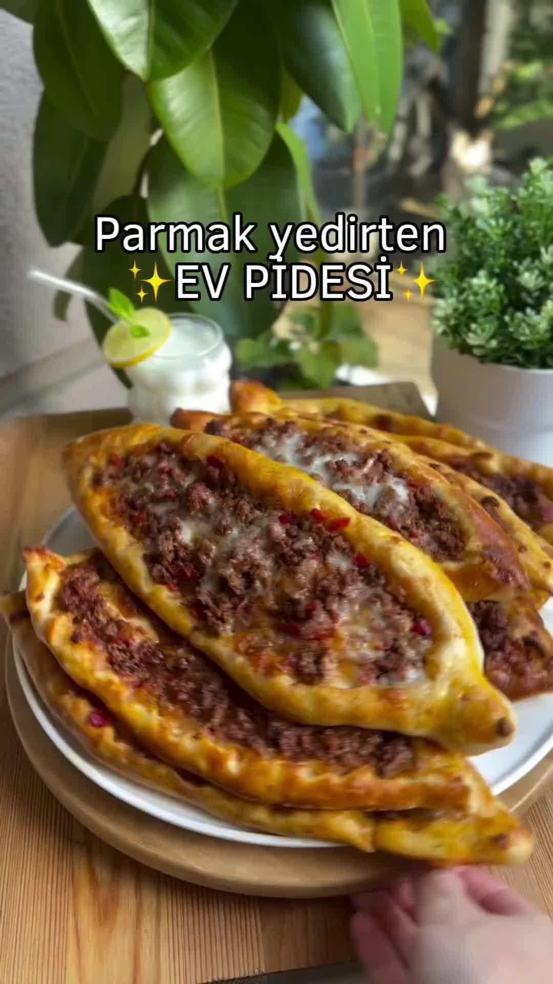Turkish Ground Meat Pide