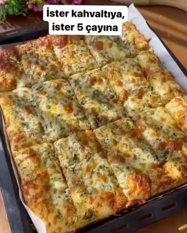 Homemade Cheesy Garlic Bread