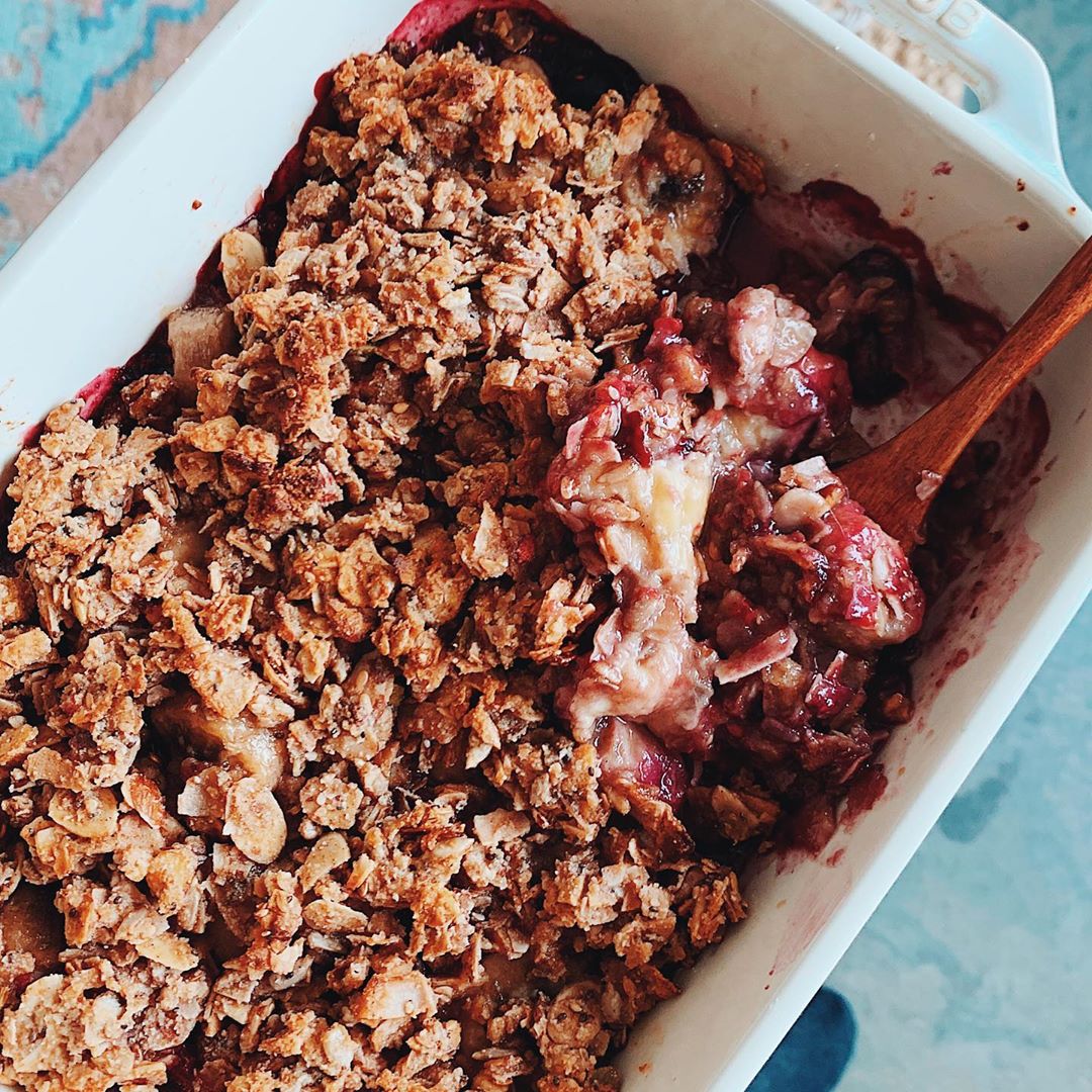 Easy Berry Banana Crumble
