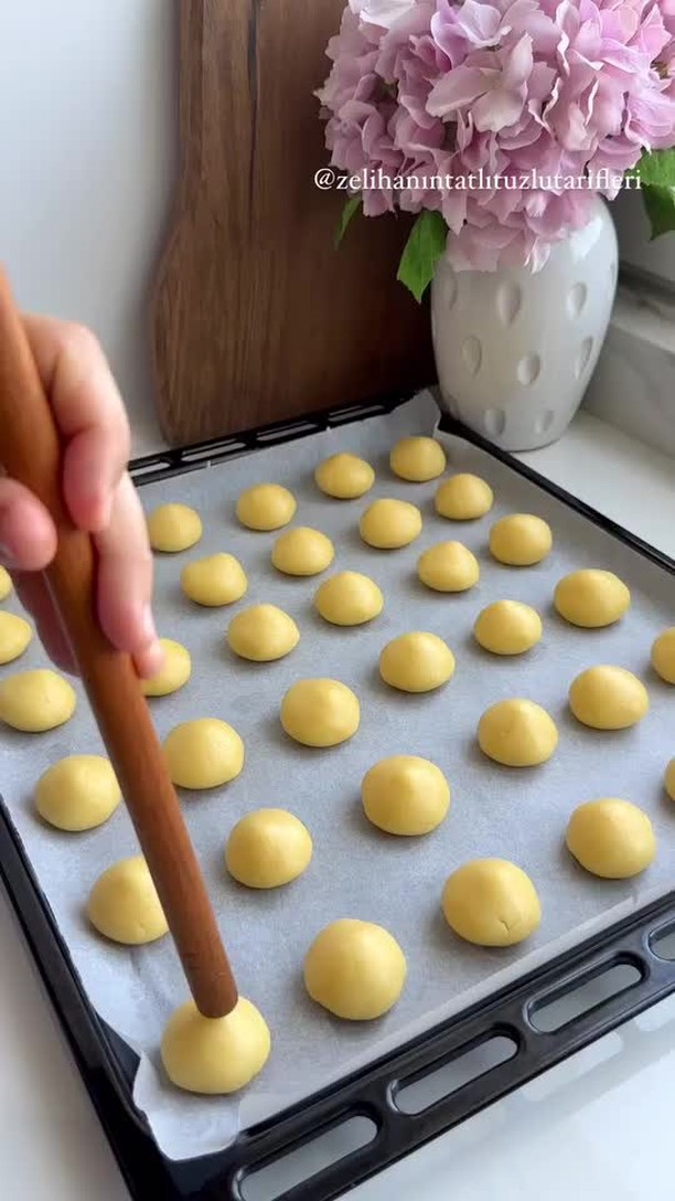 Hazelnut Thumbprint Cookies with Filling