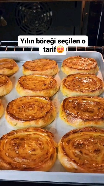 Cheesy Turkish Börek Slices