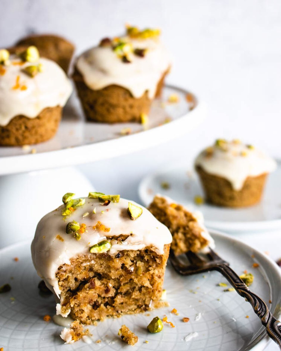Vegan Orange and Pistachio Cakes