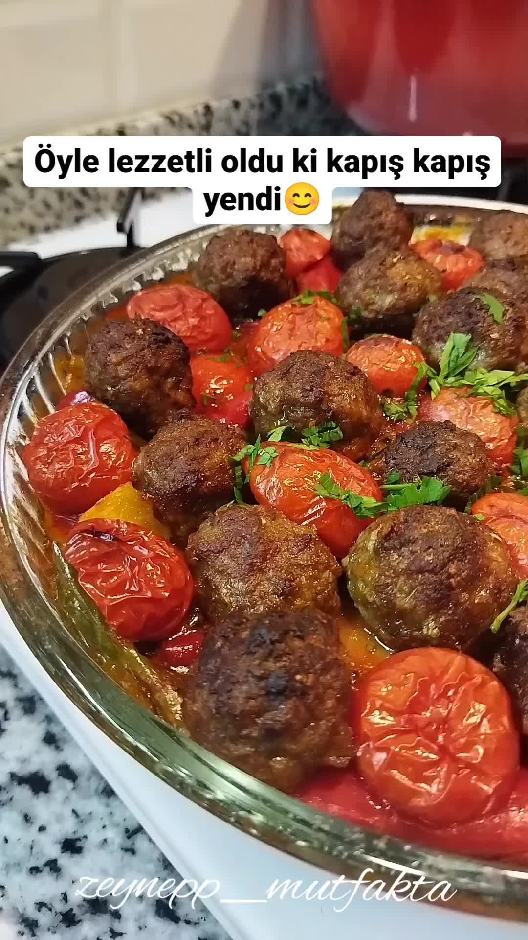 Oven-Baked Turkish Meatballs with Vegetables