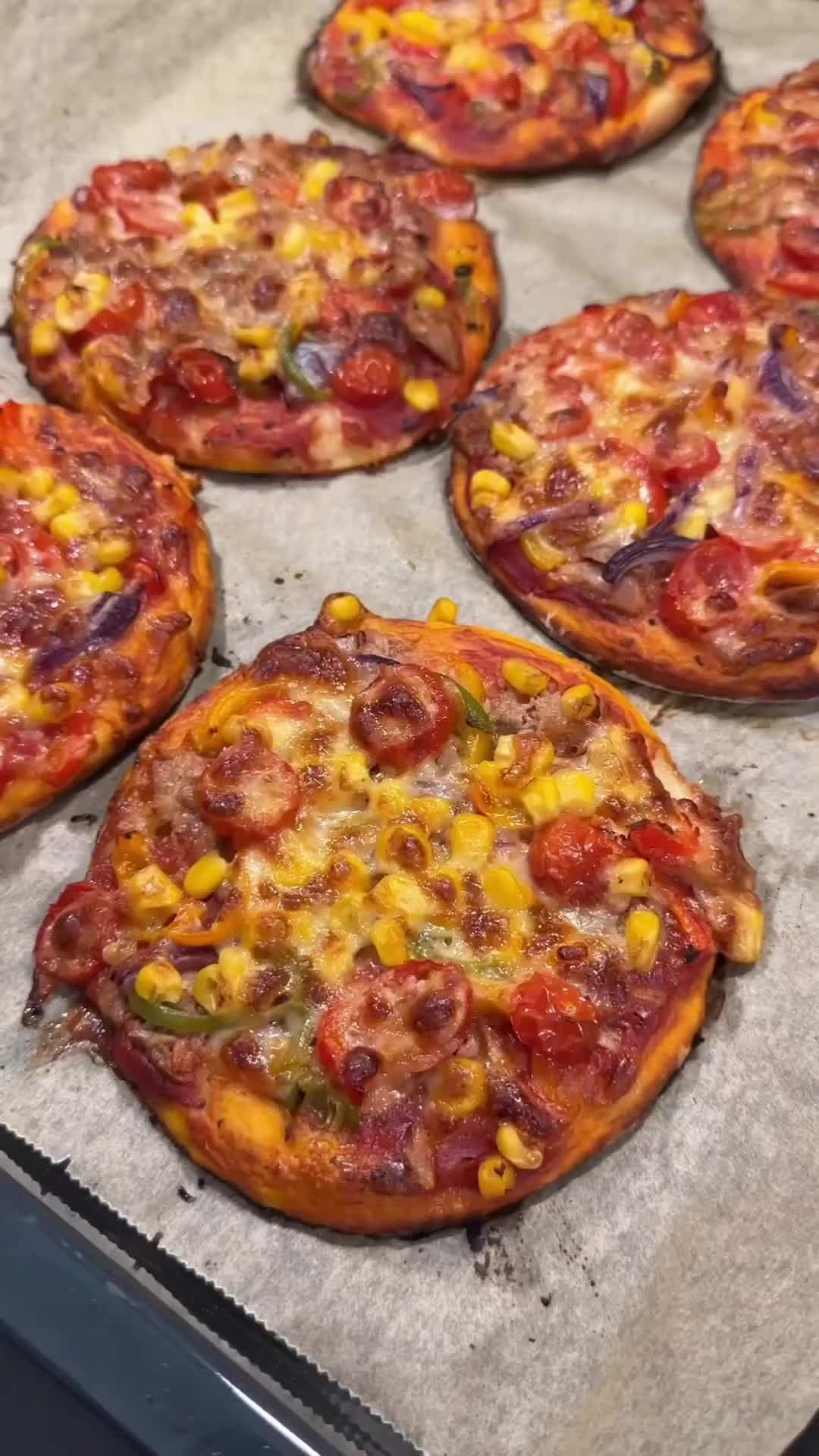 Homemade Mini Pizza with Vegetables