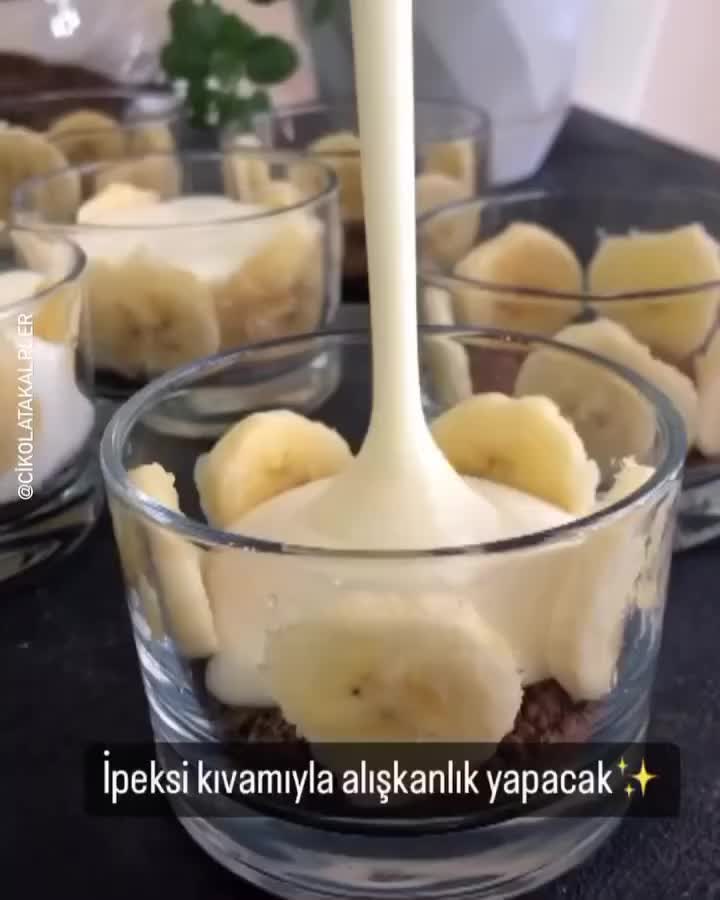Silky Banana Magnolia Dessert