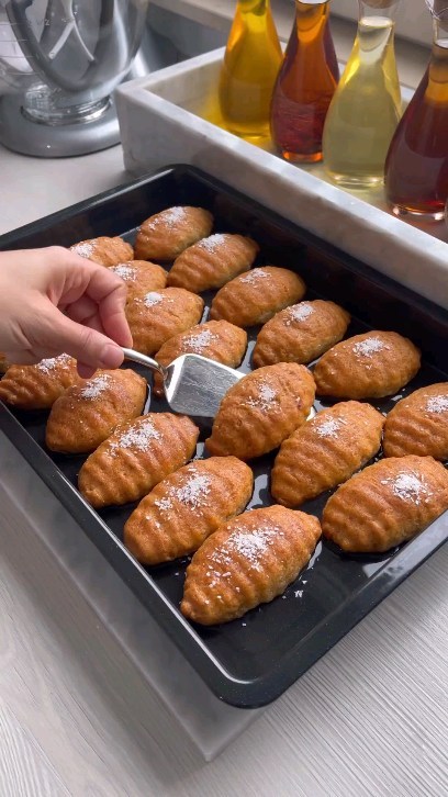 Turkish Kalburabastı Pastry
