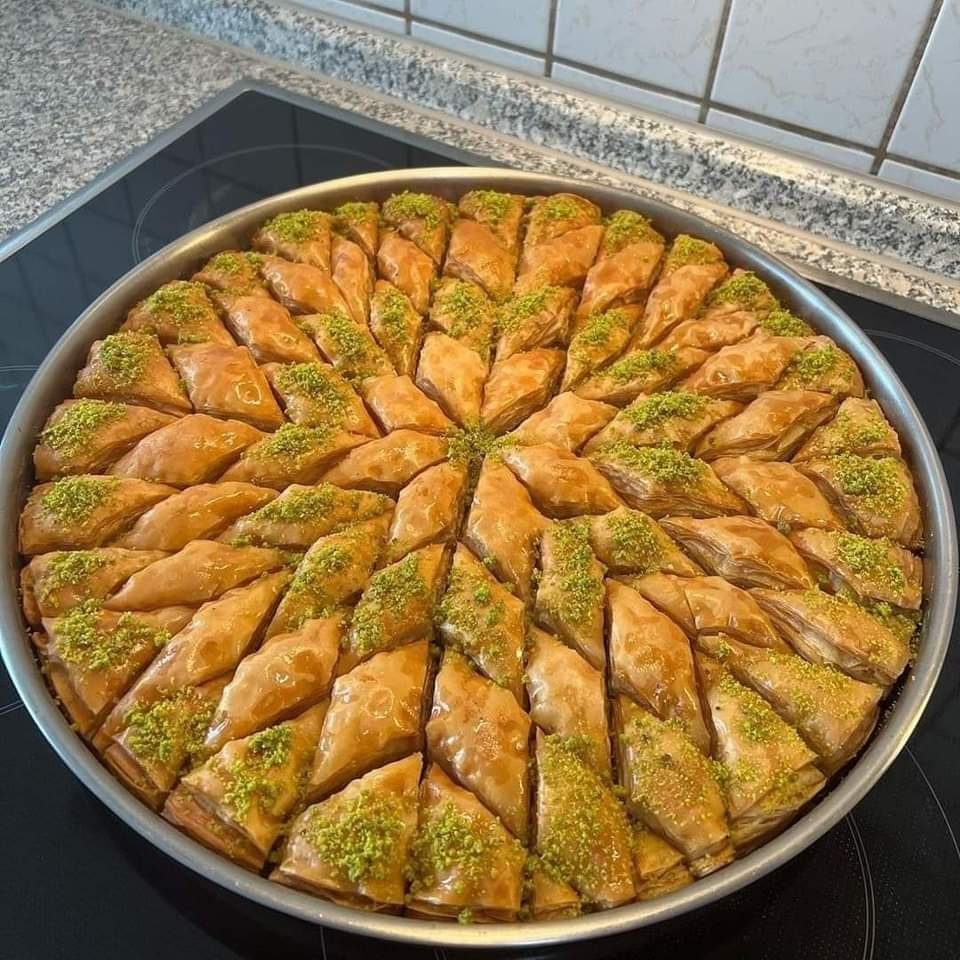Easy Rolled Baklava Dessert