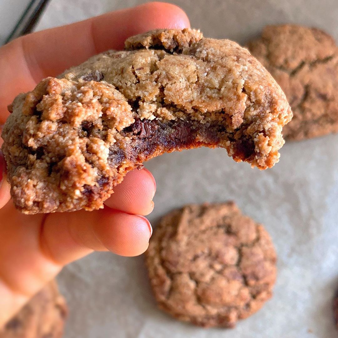 Almond Flour Chocolate Chip Cookies