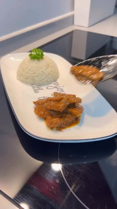 Beef Steak in Tomato Sauce
