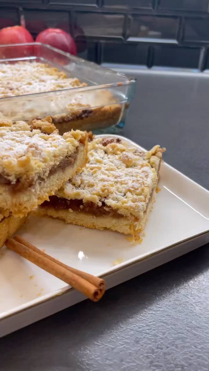 Baked Apple Cookie Bars