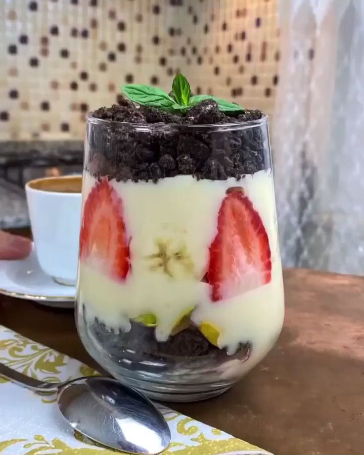 Oreo Magnolia with Strawberries and Bananas