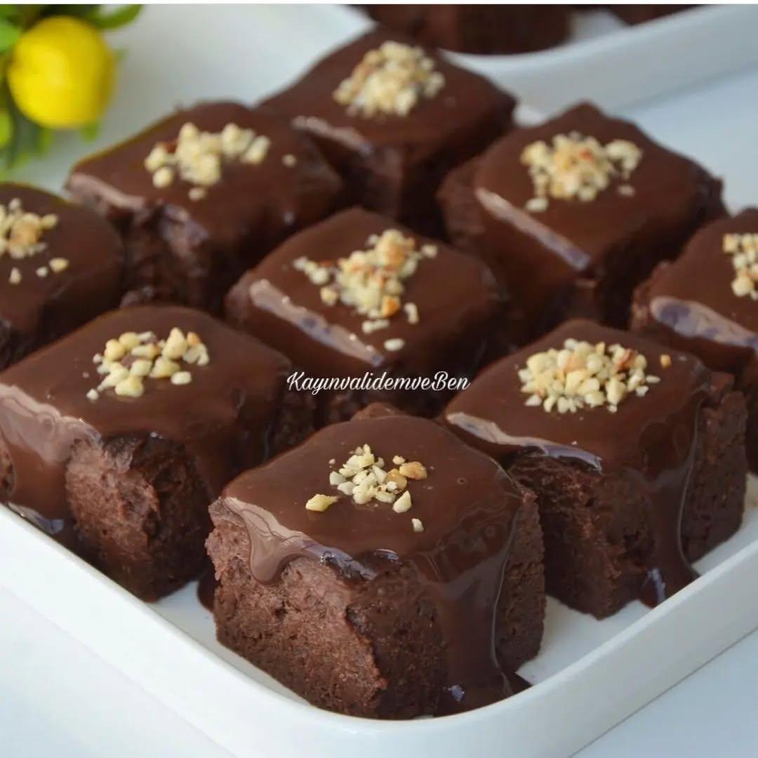 No-Bake Chocolate Biscuit Pudding