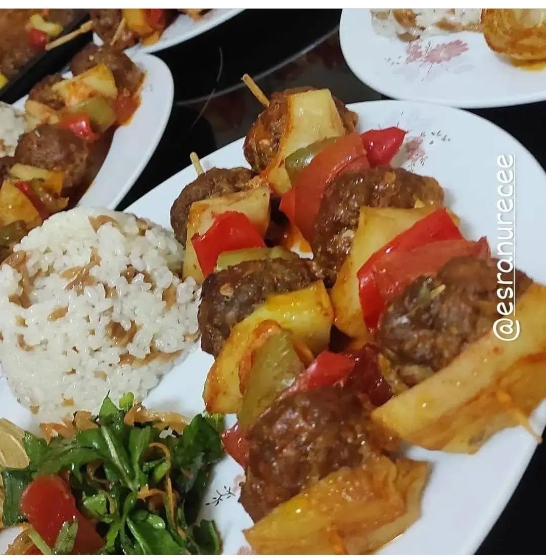 Oven-Baked Vegetable Meatball Skewers