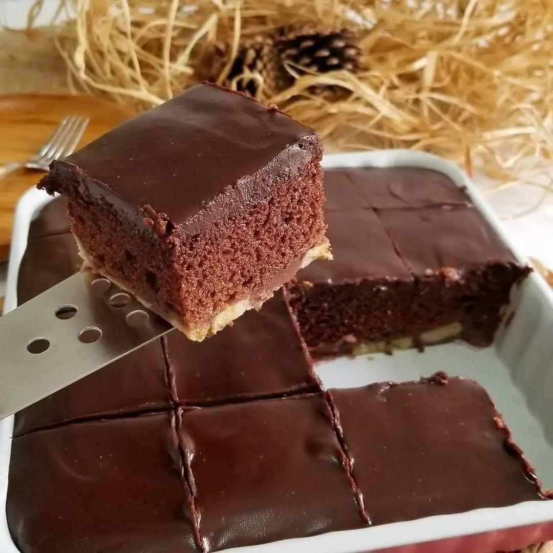 Banana Chocolate Cake with Ganache